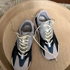 Yeezy wave runner 700